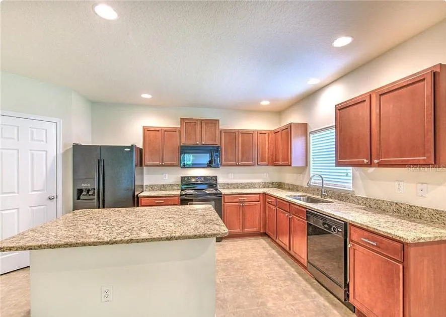 2 bed, 1320 sqft, $1,850 — Photo 3