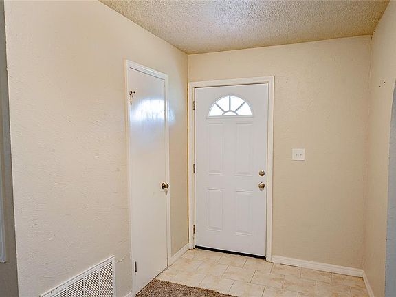 5th image of 2008 Oakhollow Dr