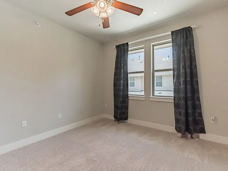 13800 Lyndhurst St #221 — Photo 33