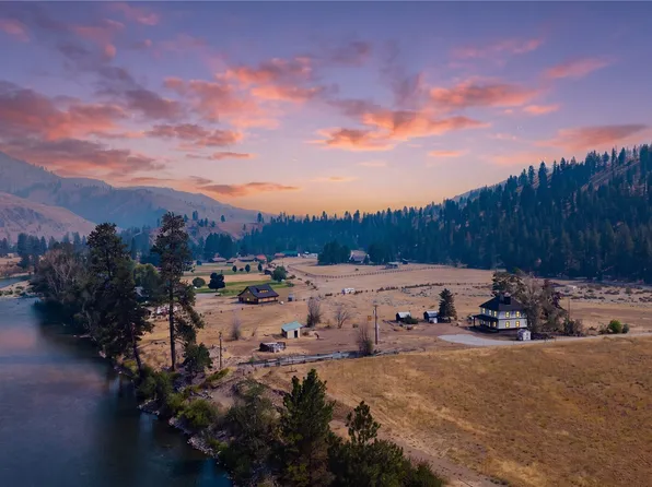 196 Gold Creek Loop Road, Carlton, WA 98814