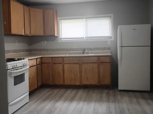 1213 W 17th St, Muncie, IN 47302