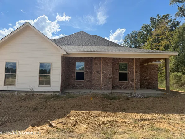 2121 Freedom Ring Dr, Brandon, MS 39047