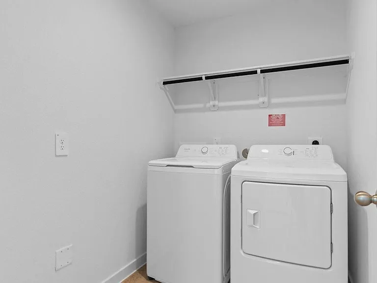 1018 Sycamore Dr — Photo 12