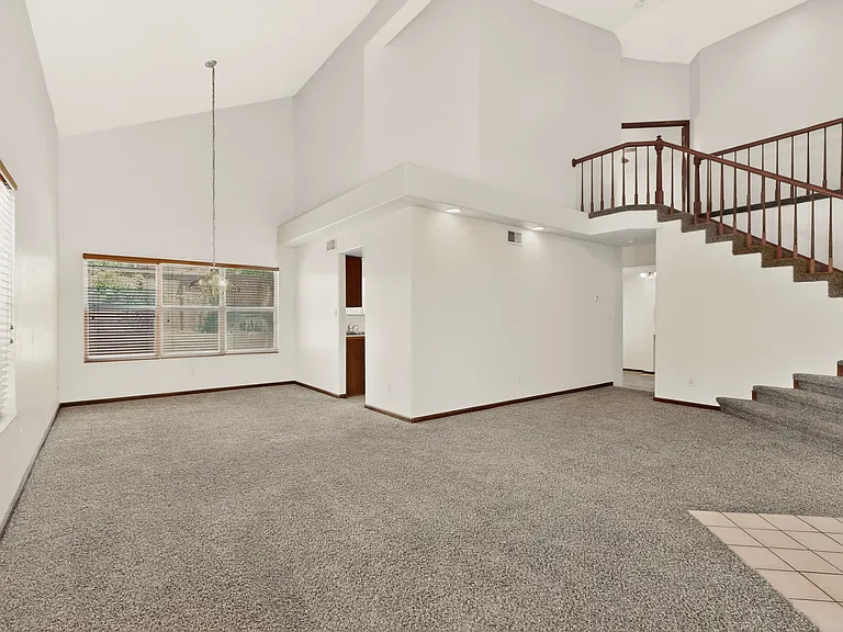 8908 Henriette Wyeth Dr NE — Photo 9