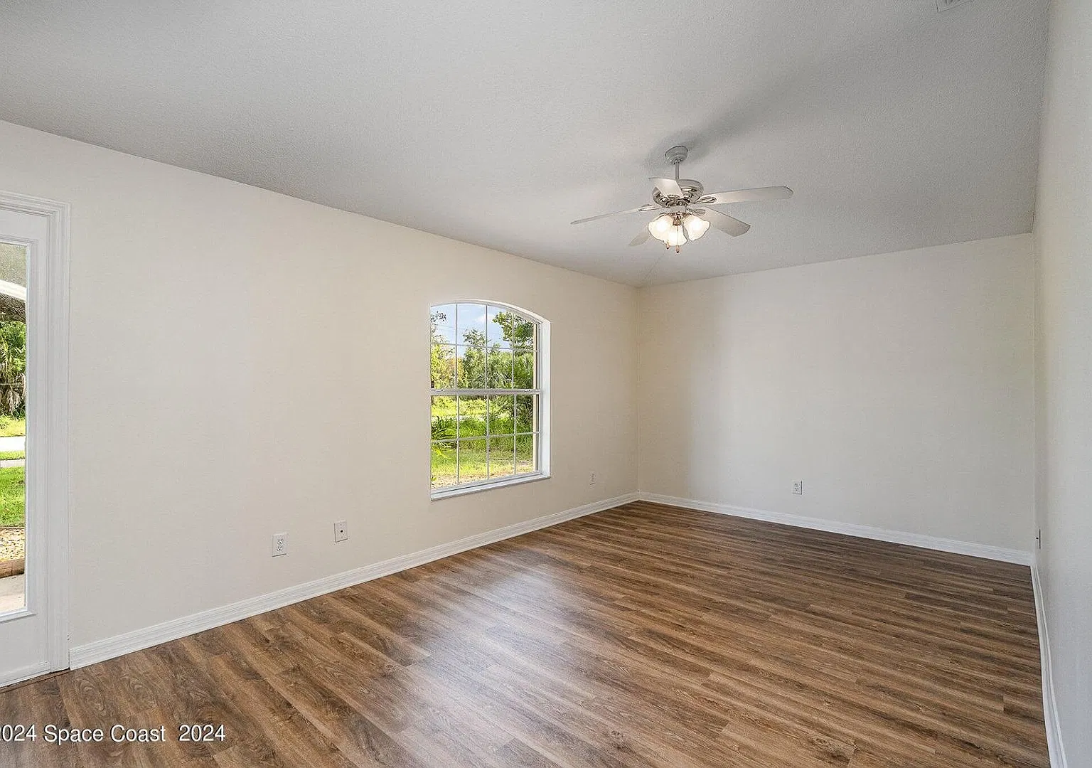 4295 Kings Hwy — Photo 4