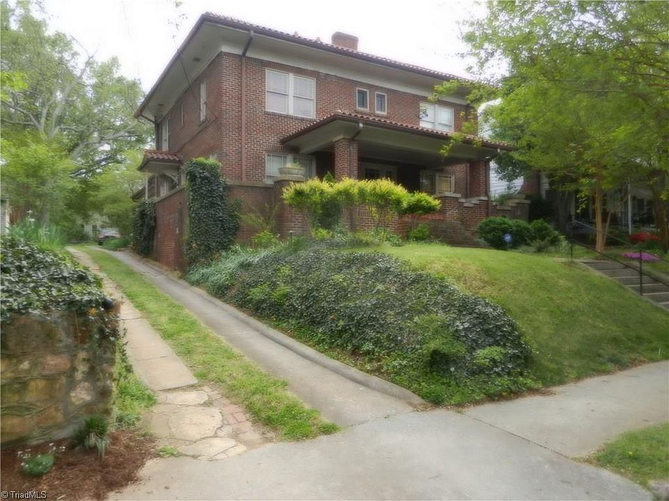 1st image of 1003 W McGee St