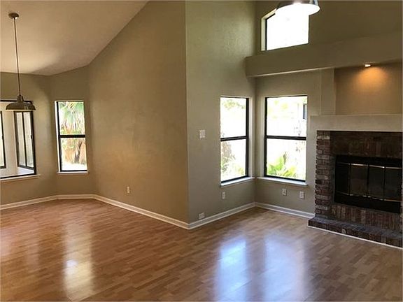 3rd image of 1606 Bridgecreek Dr