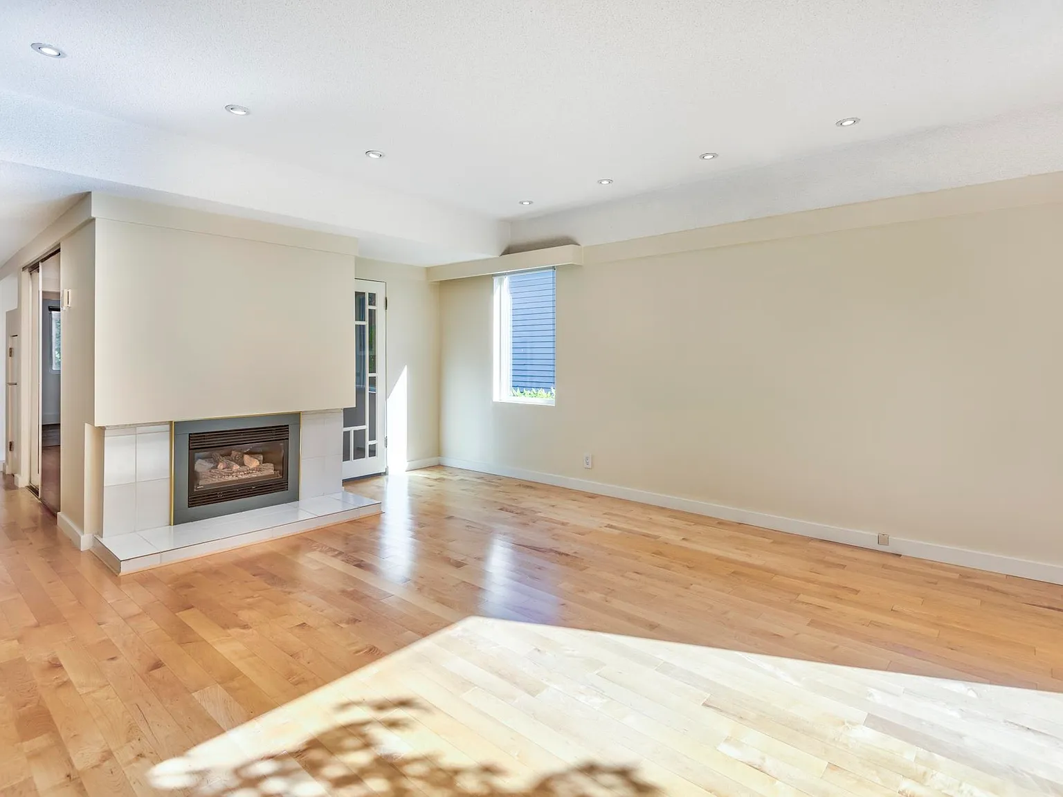 4 bed, 1700 sqft, $7,000 — Photo 3