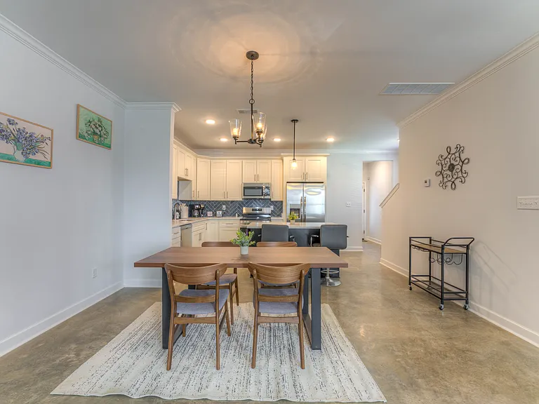 1030 Forrest Ave #1030 — Photo 5