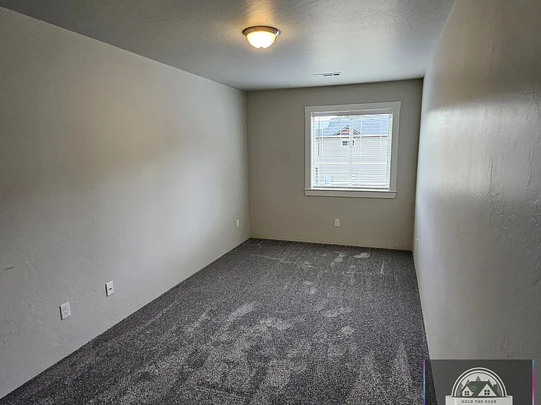 Owner Pays First Months Rent upon Application Approval !!