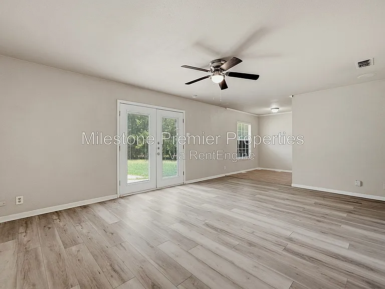 302 Iowa St — Photo 4