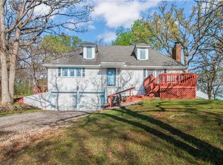 2029 Pepper Hill Ln, Oak Grove, MO 64075