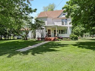 410 E Washington St, Le Roy, IL