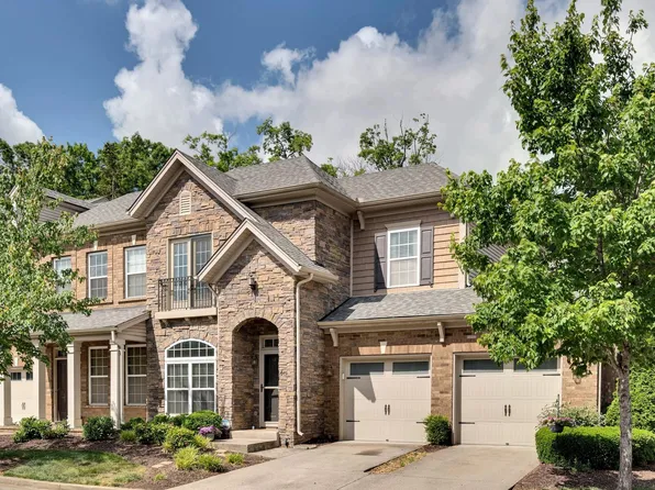 2045 Traemoor Village Dr, Nashville, TN 37209
