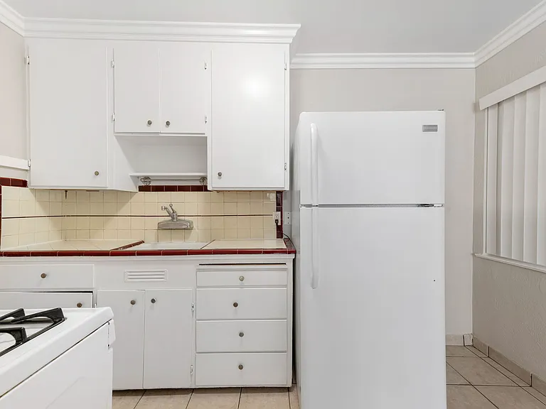 325 E William St #10 — Photo 7