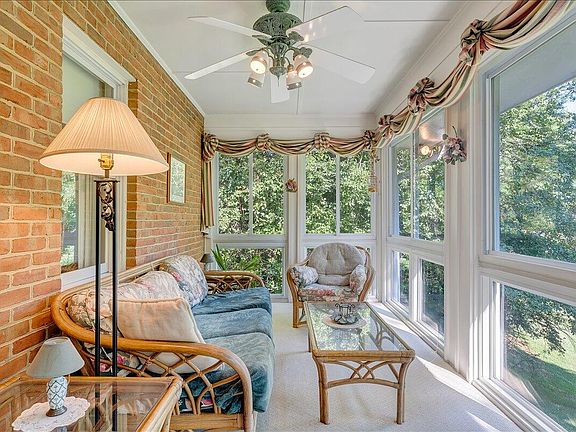 3rd image of 7026 Hollyberry Cir