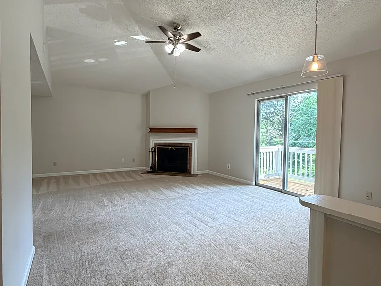 9165 Wrenwood Ln — Photo 5
