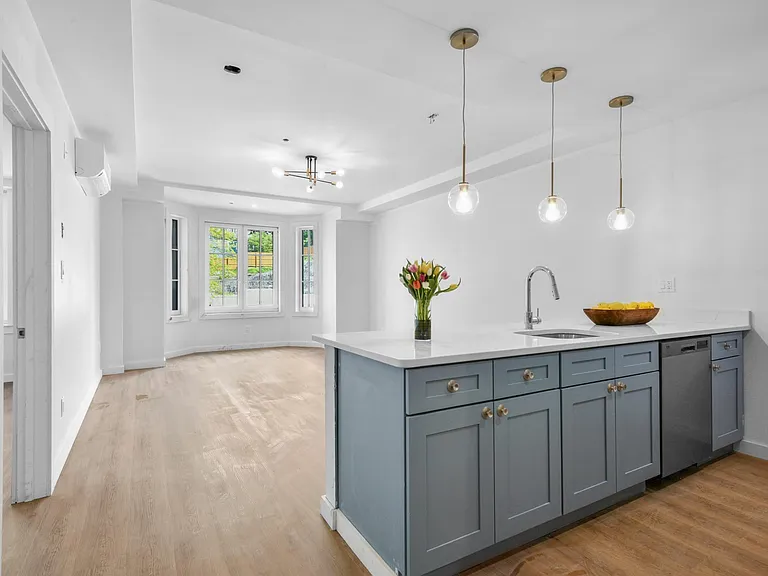 139 5th Ave #4C — Photo 3