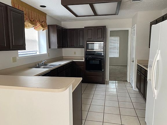4th image of 6203 Mission Hills Dr
