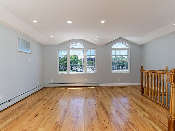 4th image of 120-60 Smith St #A