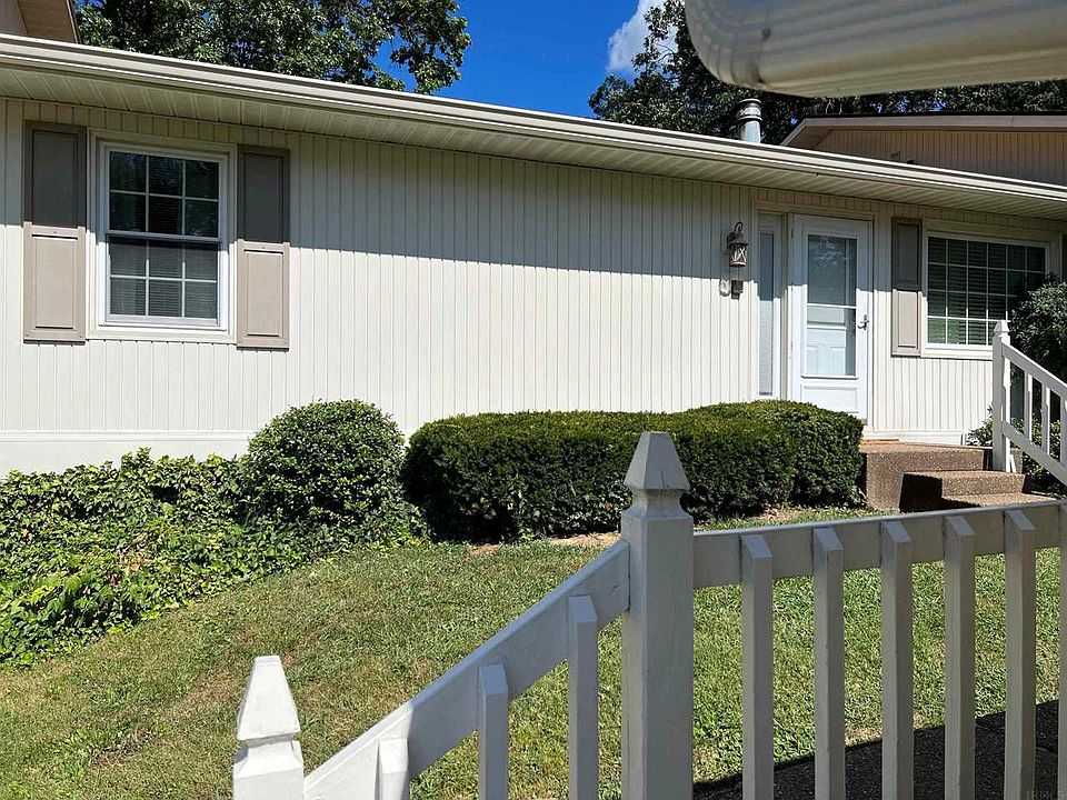 1st image of 11571 Village Ln