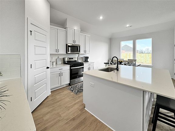 5th image of 6000 E Sugarloaf St