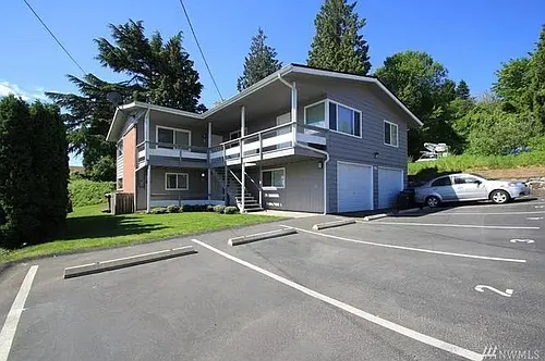 81 SW 2nd St #2 Photo 1