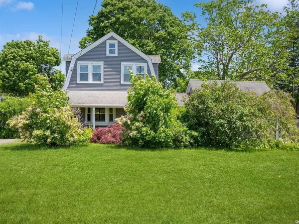 407 Cherry Avenue, West Sayville, NY 11796