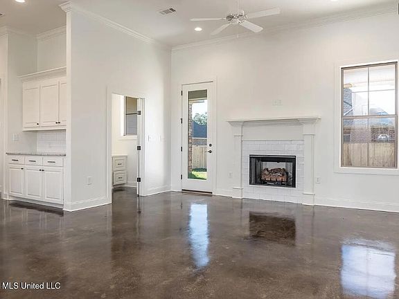 3rd image of 123 Porter Ridge Dr