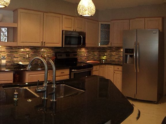 Easy entertaining kitchen!