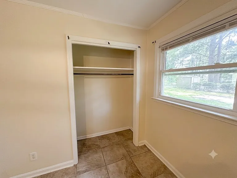 606 Eugenia St — Photo 18