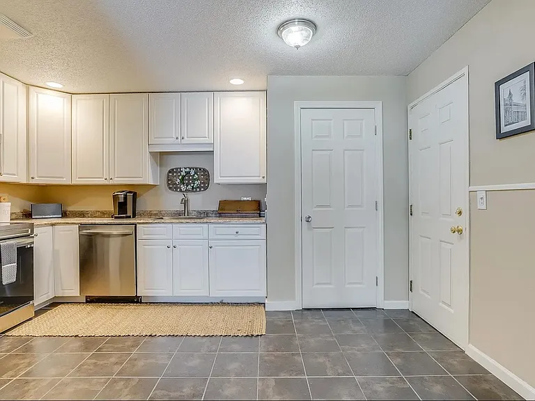 14 Northbrook Dr — Photo 4