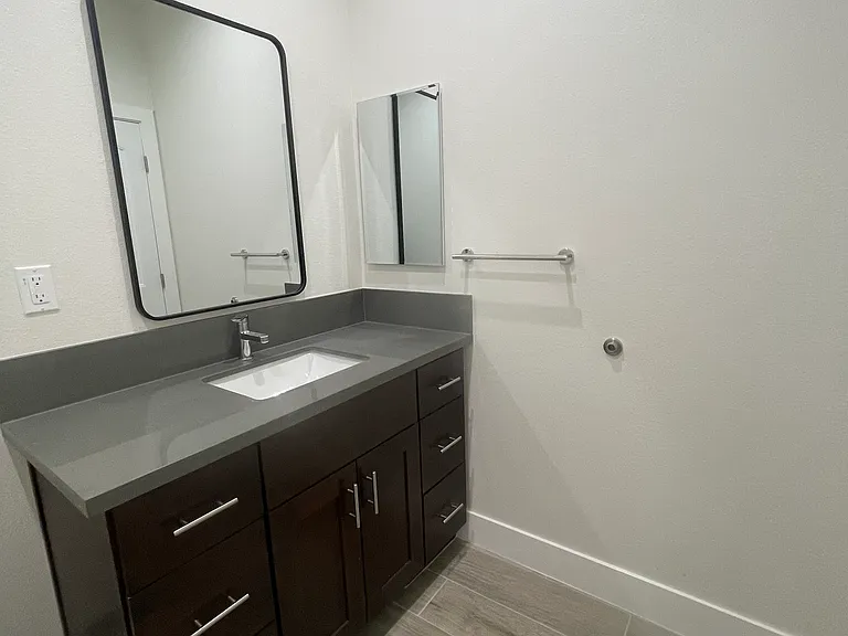 1/2 Bathroom