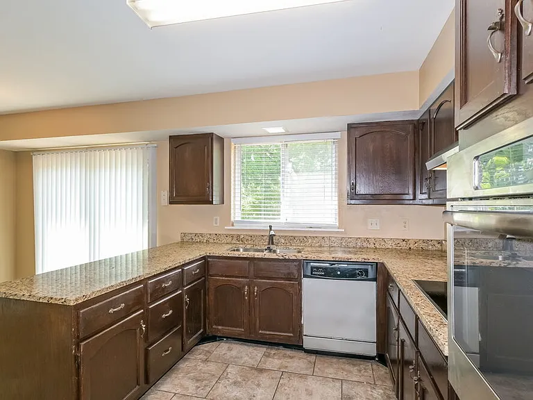 3825 Arbre Ln — Photo 8