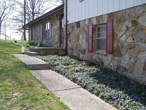 5th image of 102 Redwood Dr