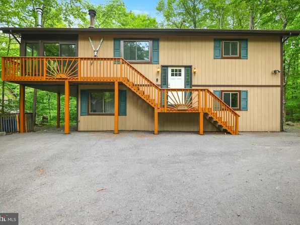1868 Stag Run, Pocono Lake, PA 18347