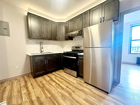 Rented by Matthew Gros-Werter, LREB  | media 10