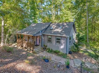126 Hicks Mountain Rd, Hendersonville, NC 28792