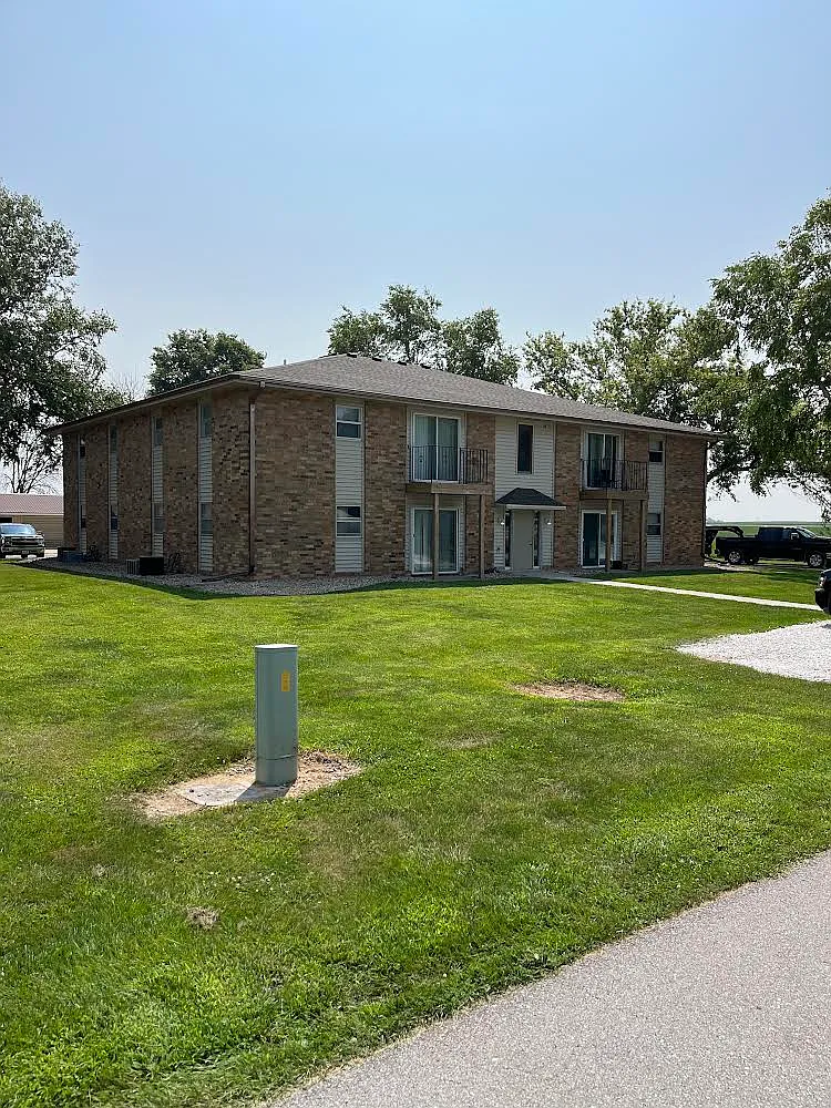 2 bed, 3000 sqft, $700 — Photo 2
