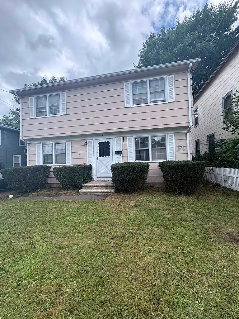 4 bed, 1.5 bath, $2,875 — Photo 1