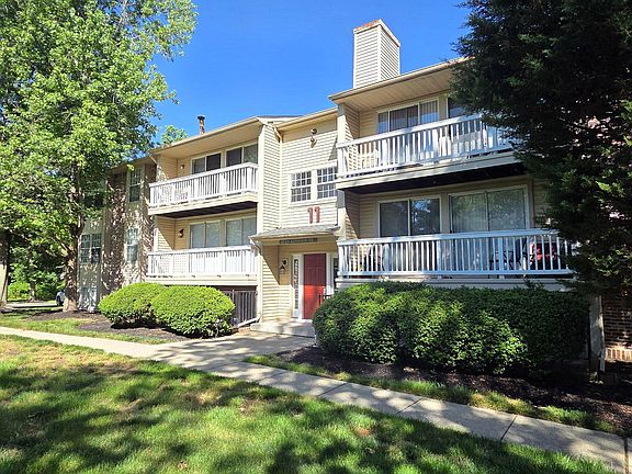 5th image of 121 Kenwood Dr