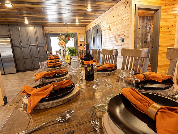 5th image of 1501 Peach Tree St