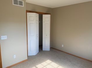 10800 Hawthorn Trl UNIT A, Woodbury, MN 55129