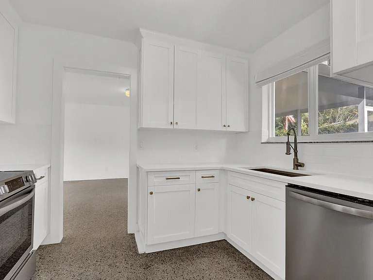 601 Paulina Rd — Photo 14
