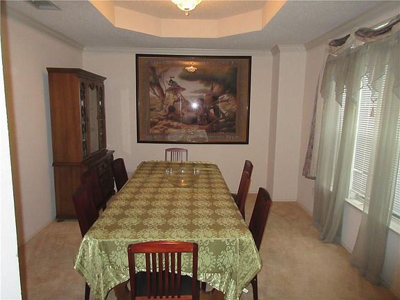 2nd image of 810 Longleaf Dr