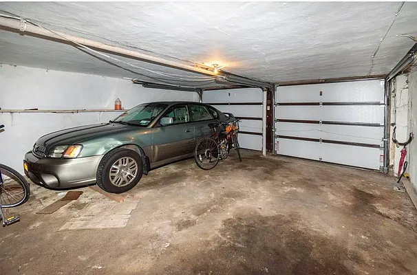 Rented by RealTegrity NY LLC | media 96