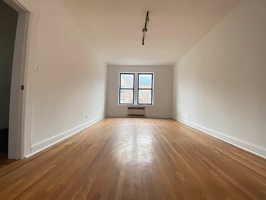 Rented by Lang Realty LLC | media 17