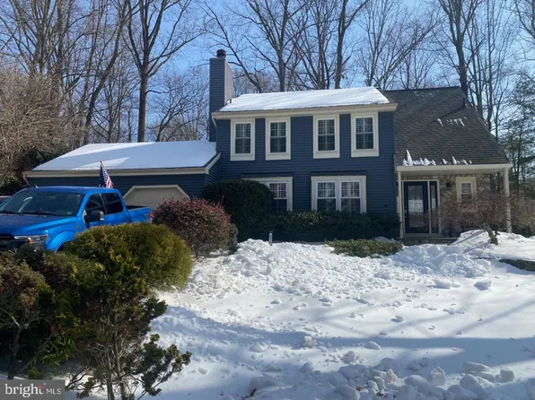 5818 New England Woods Dr, Burke, VA 22015