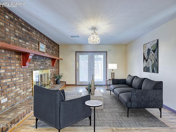 5th image of 410 1st St