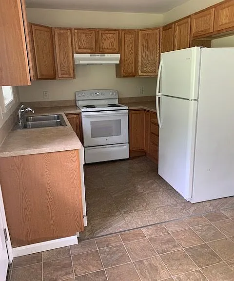 1 Woods Dr — Photo 4